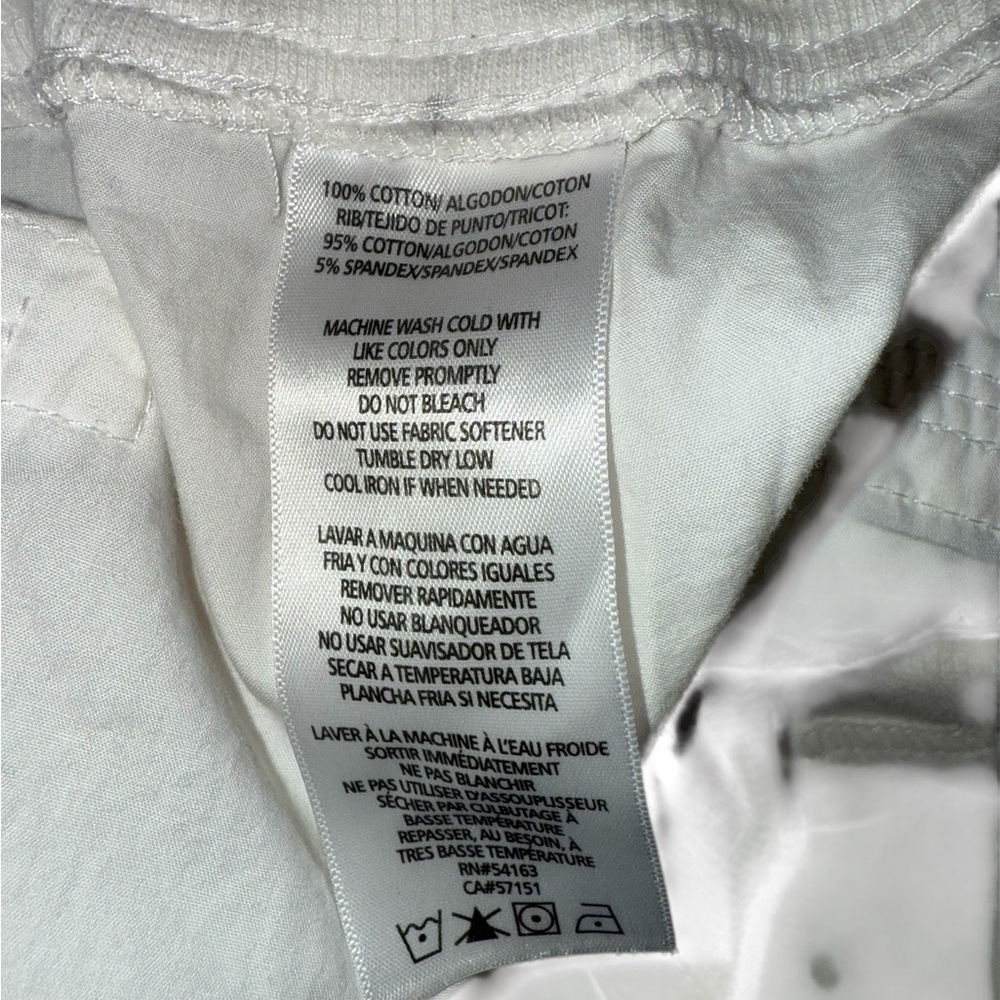 Calvin Klein Women's cargo capris - Picture 4 of 4